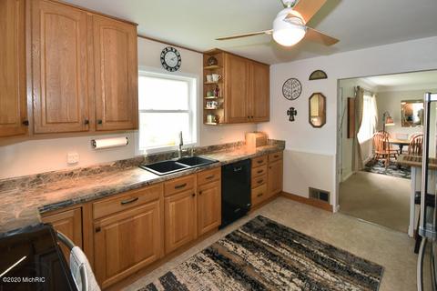 24820 Front Ave, Mattawan, MI 49071 photo 3