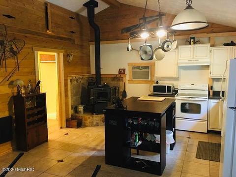 8948 E Barx Rd, Chase, MI 49623 photo 8