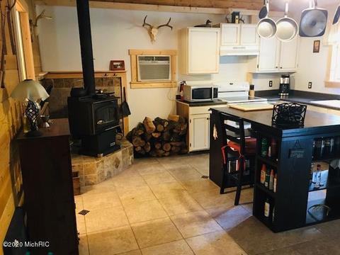 8948 E Barx Rd, Chase, MI 49623 photo 6