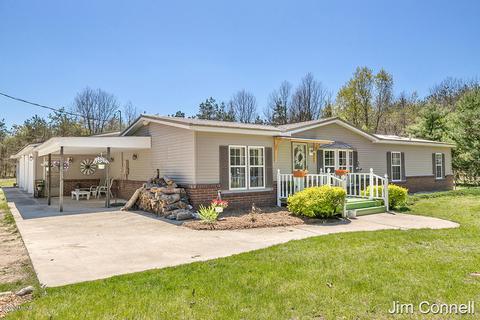 3288 E 96th St, Newaygo, MI 49337 photo 1