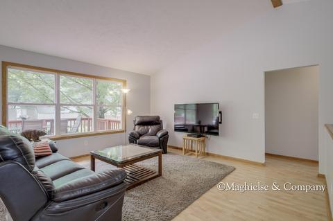 1982 Red Pine Ln, Dorr, MI 49323 photo 3