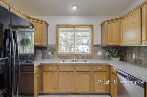1982 Red Pine Ln, Dorr, MI 49323 photo 6