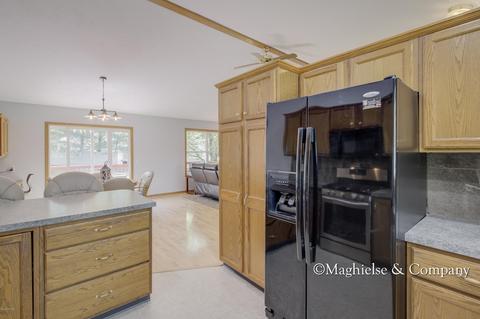1982 Red Pine Ln, Dorr, MI 49323 photo 8