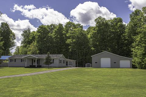 4182 E Shore Dr, Stanton, MI 48888 photo 2