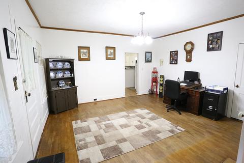 745 White Pigeon St, Constantine, MI 49042 photo 5
