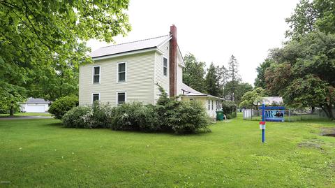 745 White Pigeon St, Constantine, MI 49042 photo 3