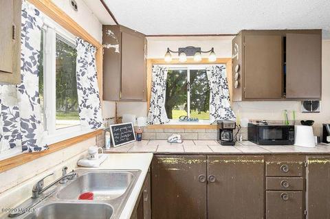 155 5th St, Morley, MI 49336 photo 4