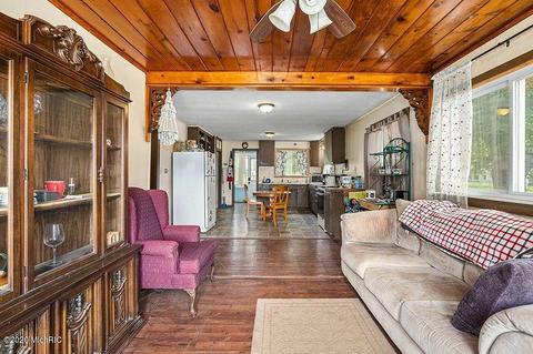155 5th St, Morley, MI 49336 photo 3