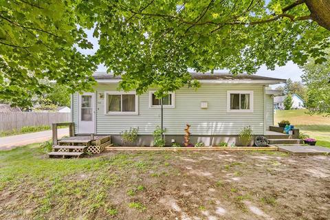 155 5th St, Morley, MI 49336 photo 1