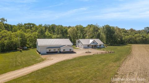 8872 E Spencer Rd, Crystal, MI 48818 photo 2