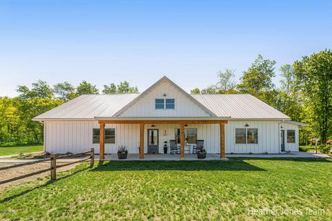 8872 E Spencer Rd, Crystal, MI 48818 photo 3