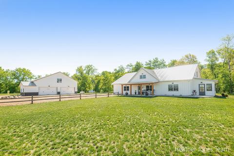 8872 E Spencer Rd, Crystal, MI 48818 photo 1