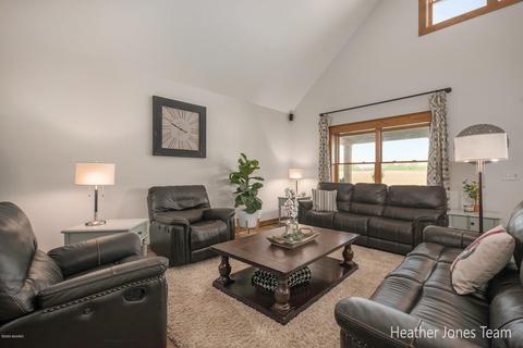 8872 E Spencer Rd, Crystal, MI 48818 photo 6