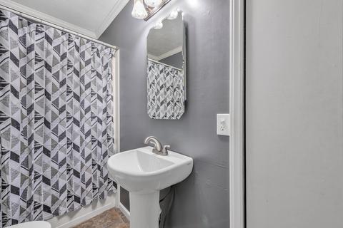 230 W North St, Ithaca, MI 48847 photo 22