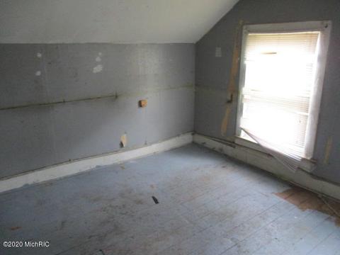 207 E 3rd St, Buchanan, MI 49107 photo 22