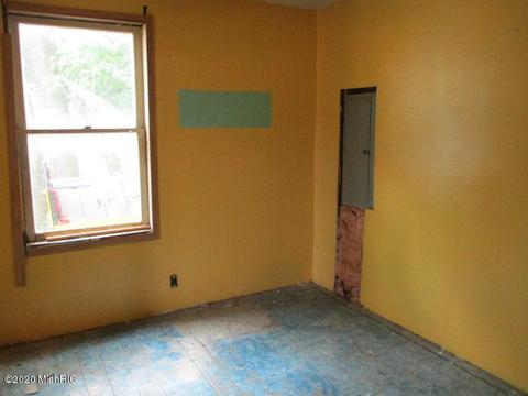 207 E 3rd St, Buchanan, MI 49107 photo 19