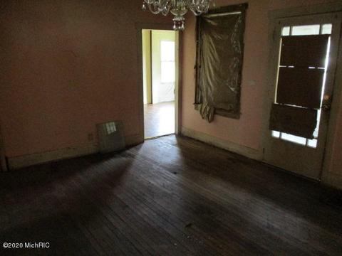 207 E 3rd St, Buchanan, MI 49107 photo 13