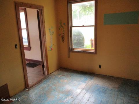 207 E 3rd St, Buchanan, MI 49107 photo 20
