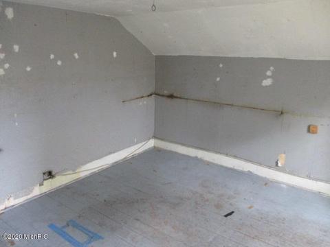 207 E 3rd St, Buchanan, MI 49107 photo 24