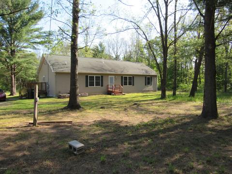 4867 E 36th St, Newaygo, MI 49337 photo 1
