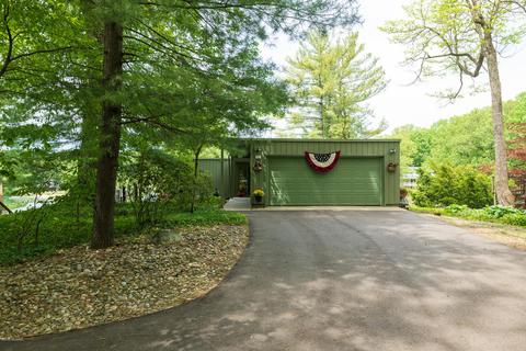 155 S Lake Doster Dr, Plainwell, MI 49080 photo 2