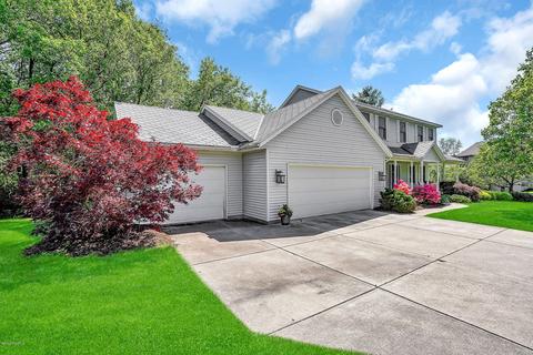 710 Pendleton Dr NE, Comstock Park, MI 49321 photo 2