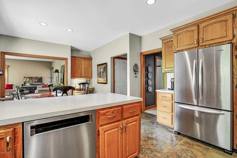 710 Pendleton Dr NE, Comstock Park, MI 49321 photo 10