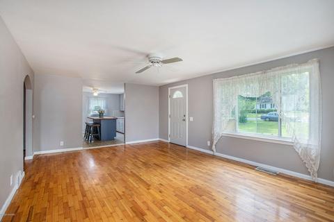 985 Miller Rd, Plainwell, MI 49080 photo 2