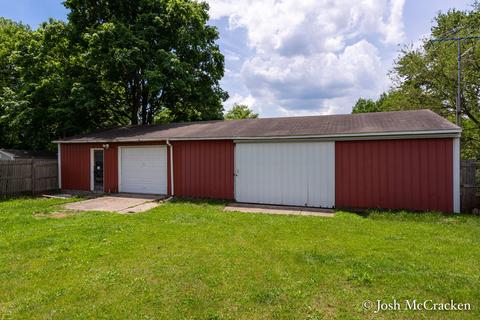 180 S Center St, Lowell, MI 49331 photo 5