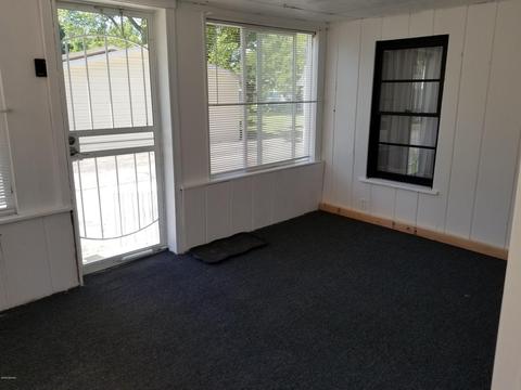 92 Walnut St, Coldwater, MI 49036 photo 3