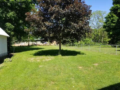 92 Walnut St, Coldwater, MI 49036 photo 2