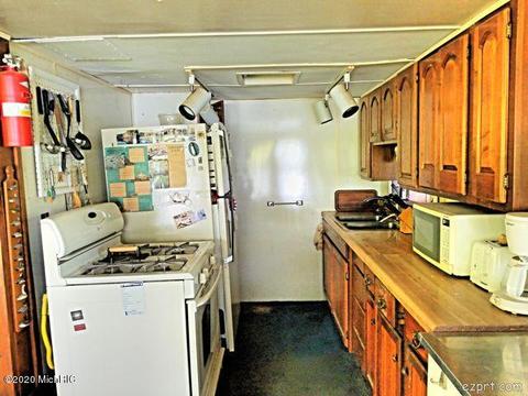 5686 N Utter Dr, Irons, MI 49644 photo 9