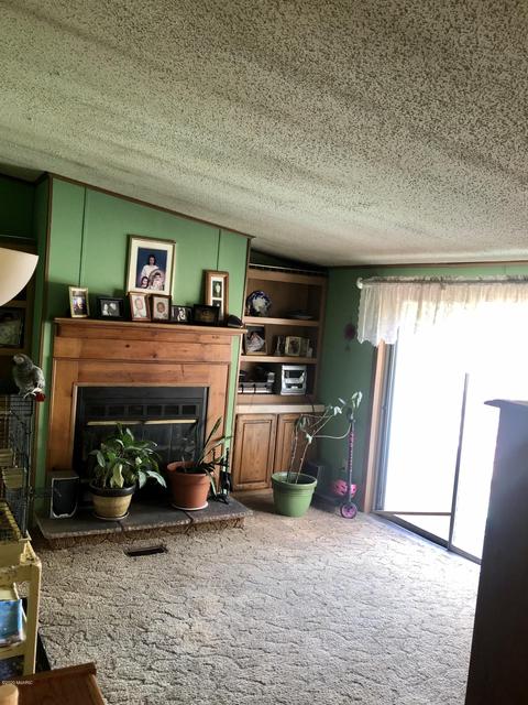 618 Ellis Ave, Belding, MI 48809 photo 6