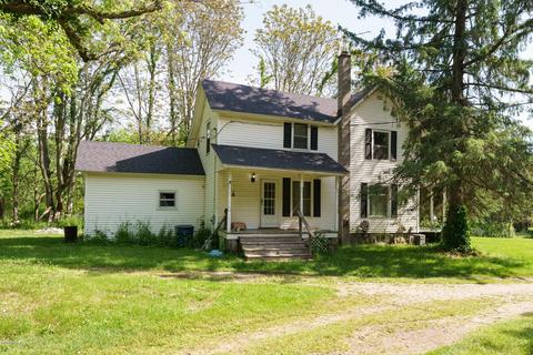 9863 Douglas Ave, Plainwell, MI 49080 photo 1