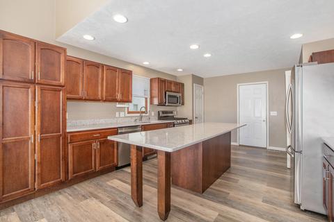 1068 S Peach Ct, Plainwell, MI 49080 photo 10