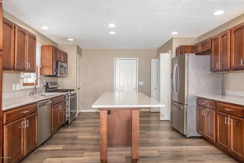 1068 S Peach Ct, Plainwell, MI 49080 photo 12