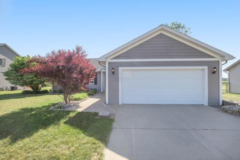 1068 S Peach Ct, Plainwell, MI 49080 photo 2