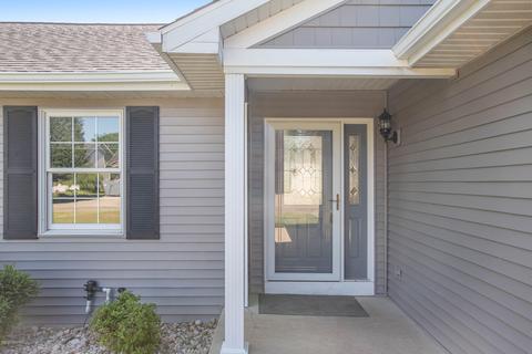 1068 S Peach Ct, Plainwell, MI 49080 photo 4