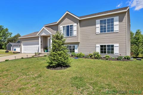 422 White Pine Ct, Belding, MI 48809 photo 3