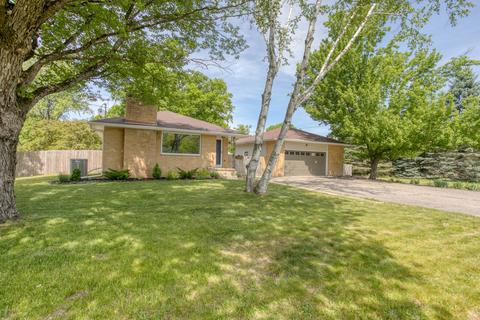371 Cherry St, Newaygo, MI 49337 photo 3