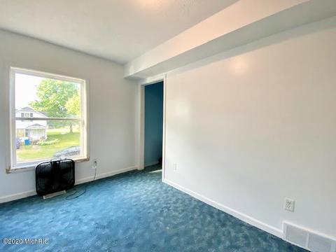 28 E Maple St, Fremont, MI 49412 photo 17