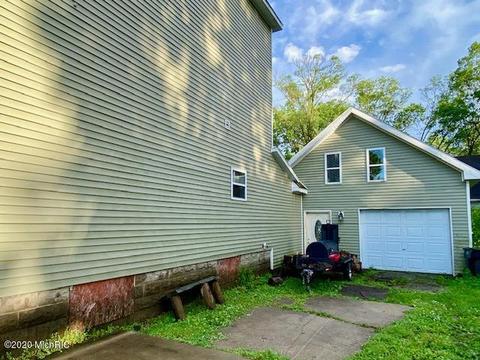 28 E Maple St, Fremont, MI 49412 photo 22
