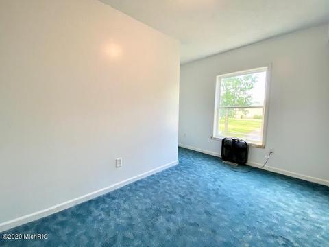 28 E Maple St, Fremont, MI 49412 photo 18
