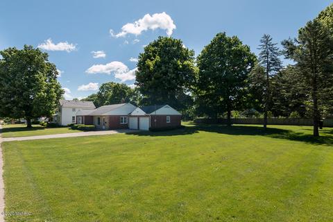 306 E Delaware St, Decatur, MI 49045 photo 3