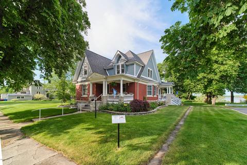 59 Smith St, Manistee, MI 49660 photo 1