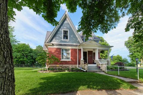 59 Smith St, Manistee, MI 49660 photo 5