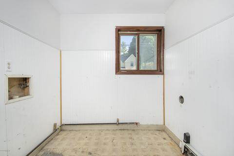 631 W May St, Belding, MI 48809 photo 17