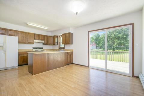 631 W May St, Belding, MI 48809 photo 12