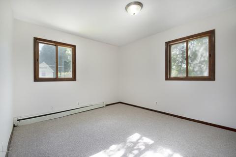 631 W May St, Belding, MI 48809 photo 4