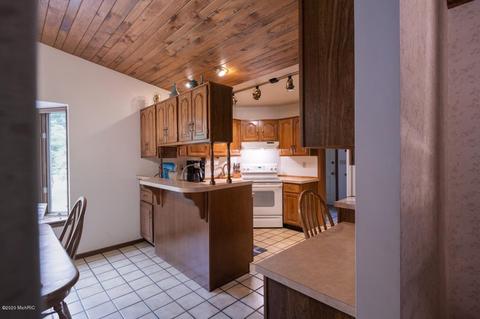 5075 W Bard Rd, Whitehall, MI 49461 photo 6